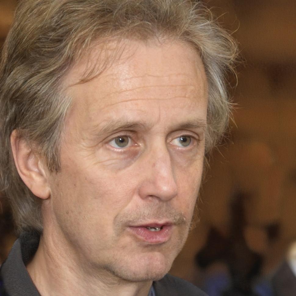 Retrato de Martín Solana, director académico del programa